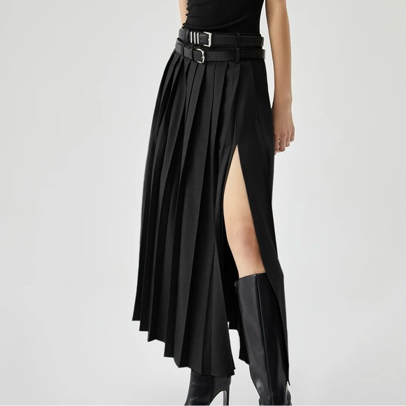 Sold - Picture 3 of 10